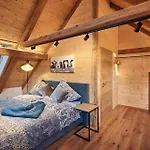 Haus Herzbluat * 派廷