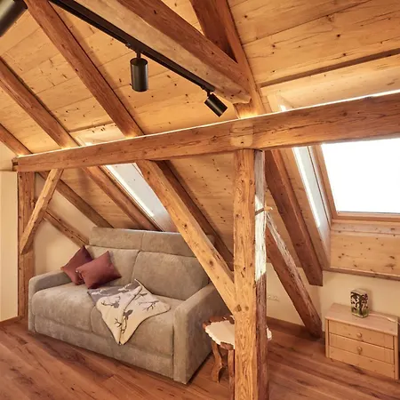 Haus Herzbluat بيت للعطل